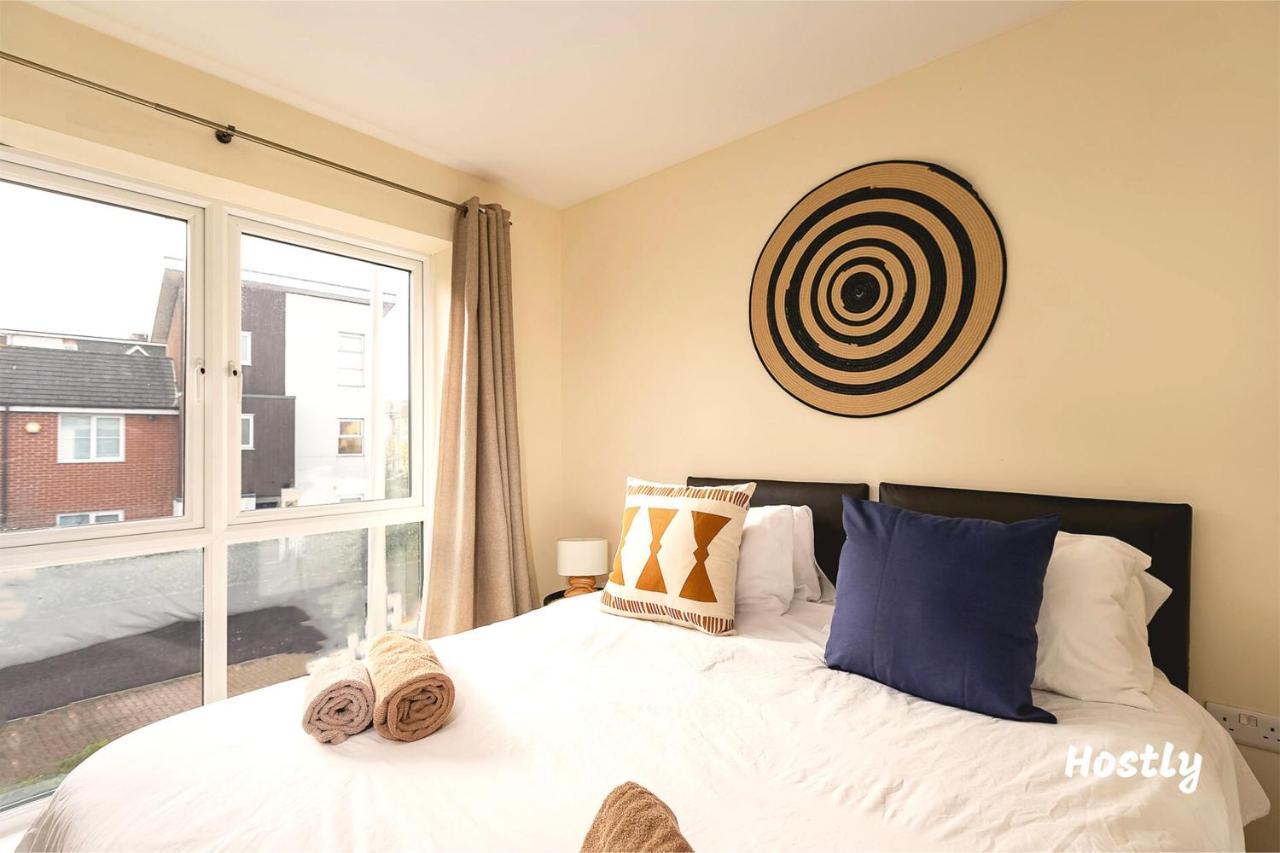 Puffin Way - Comfortable, Spacious House With Parking Reading Luaran gambar
