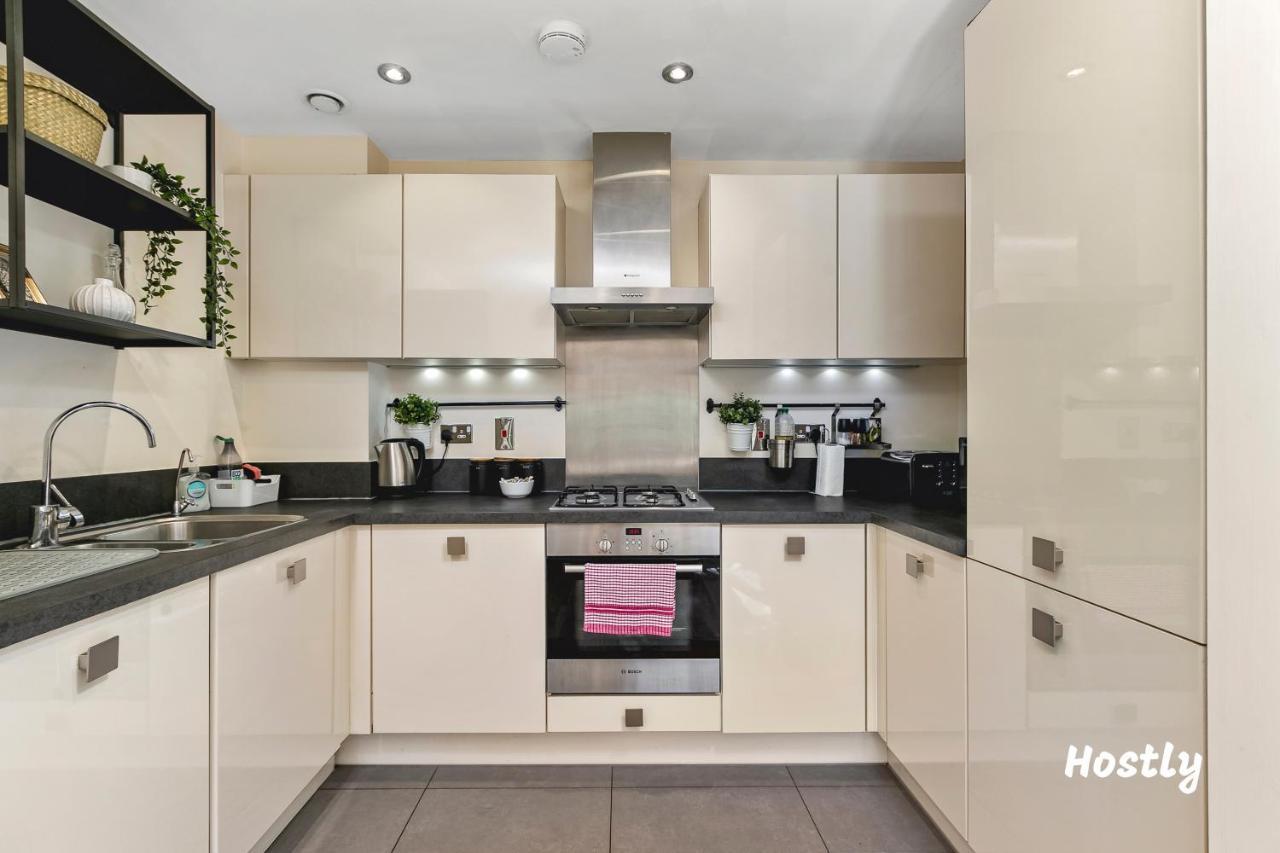 Puffin Way - Comfortable, Spacious House With Parking Reading Luaran gambar